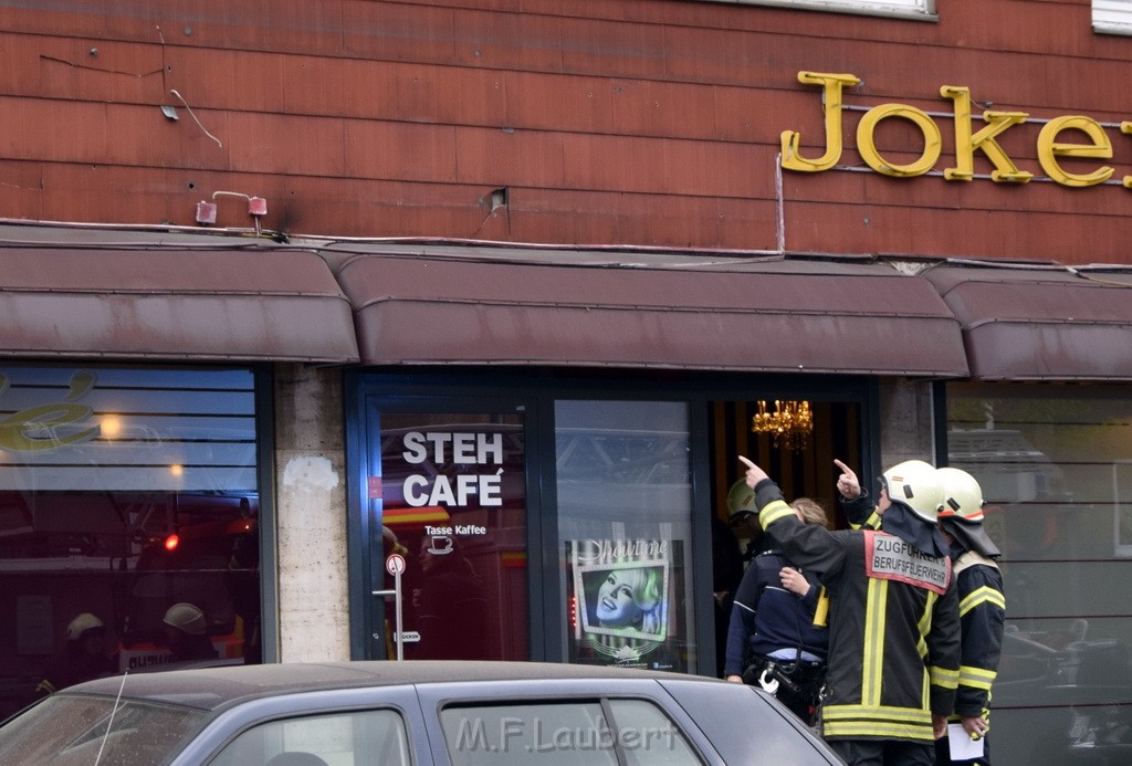 Feuer 1 Koeln Hoehenberg Olpenerstr P17.JPG - Miklos Laubert